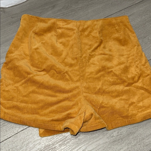 NWT Love Tree Golden Corduroy Skort with Button Accents size Large - Picture 7 of 9